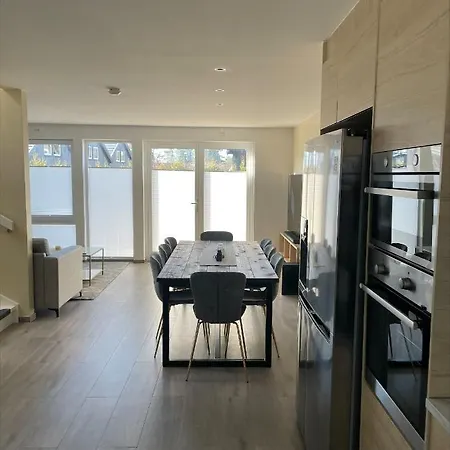 Praktfull Til Utleie Egnet For Barnefamilier 度假居