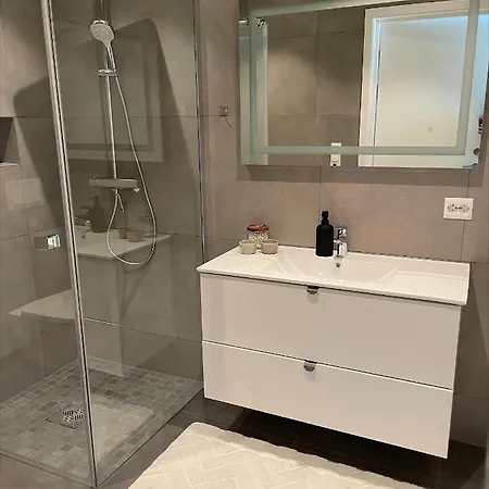 Praktfull Til Utleie Egnet For Barnefamilier 度假居