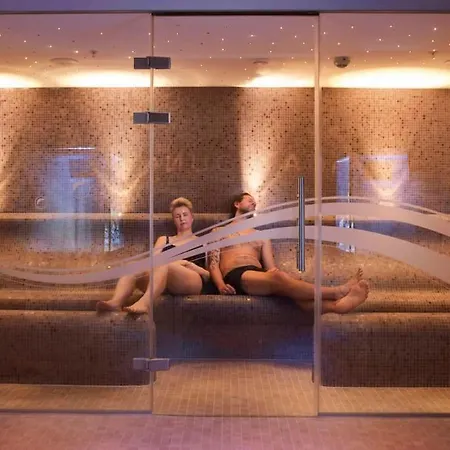 Aros House - Indoor Pool, Jacuzzi & Sauna Søgne