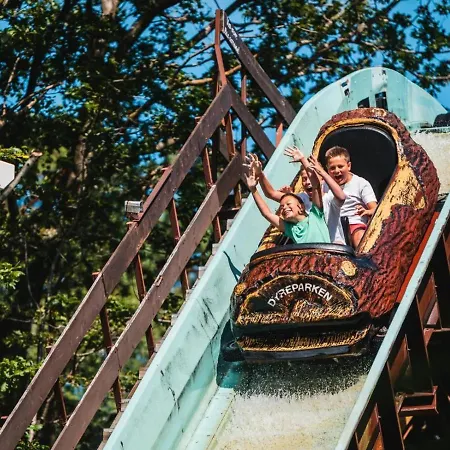 Praktfull Til Utleie Egnet For Barnefamilier 度假居