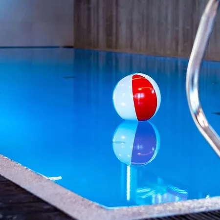 Aros House - Indoor Pool, Jacuzzi & Sauna Ferienhaus *