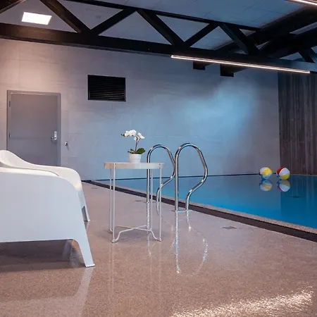 Aros House - Indoor Pool, Jacuzzi & Sauna Ferienhaus