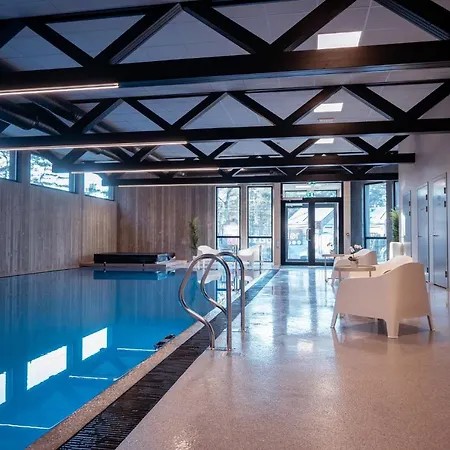 Aros House - Indoor Pool, Jacuzzi & Sauna Søgne